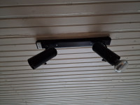Reflektor sa dva grla - stropna lampa