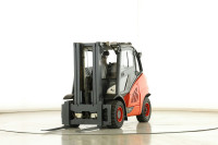 Linde H50D-02 dizelski viličar – 5000 kg, triplex, teški vanjski rad