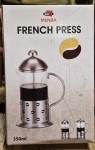 French press francuska preša za kavu ili voćni čaj u komadima iz rinfu