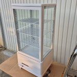 VITRINA ZA SLATKIŠE