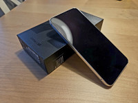 Samsung Galaxy S22 - bijeli
