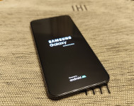 Samsung S22 - neispravan (bootloop), za dijelove!!