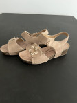 Bež sandale na čičak, veličina 39