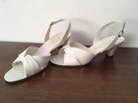Bijele sandale br. 37,5