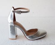 BERSHKA srebrne sandale, blok peta/ vel. 38
