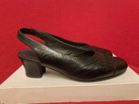 Crne kožne sandale
