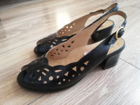 Crne sandale br 37