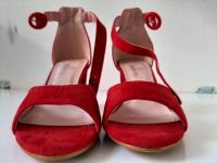 Crvene sandale na petu