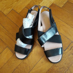 nove kožne crne sandale