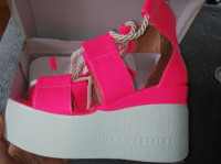 Pink sandale