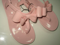 ROZA SANDALE BR.36 NOVO S ETIKETOM