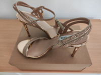 Steve Madden Surrealist