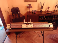 Mašina za pletenje Singer s kompjuterom za programiranje