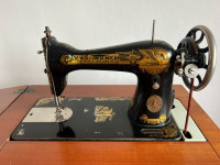 Singer šivača mašina sa ormarićem