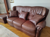 Komplet kožne garniture (3+2+1) s jastucima i tabureom