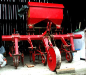 Kultivator IMT dvoredni za kukuruz