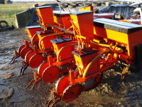 Pneumatska sijačica  za kukuruz Carraro 4 reda
