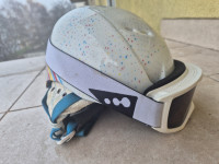 Dječja kaciga i naočale za skijanje  xs(48-51cm opseg glave )