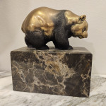 Brončana skulptura pande na mramornom postolju – L’Art Bronze France