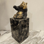 Brončana skulptura pande na mramornom postolju – L’Art Bronze France