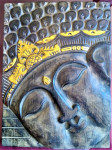Buddha sa pozlaćenom krunom u reljefu