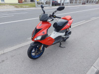 Aprilia SR 50 [red]_49ccm, 3kW, 2007.god. 1450€