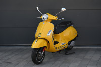 Piaggio VESPA GTS 125 - ODLIČNA + LED + ABS 125 cm3