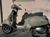Vespa GTS 300 hpe  300 cm3