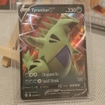 Pokemon karta: Tyranitar V (Fusion Strike set, 2021. godina)