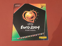 Razni djelomično popunjeni albumi