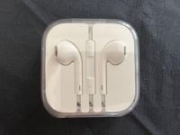 Prodajem Apple EarPods slušalice s 3,5 mm (MNHF2ZM/A) bijelim
