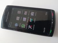 Sony Ericsson Vivaz u5 + futrola neispravan