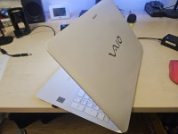 15,6" Sony VAIO, Intel Pentium, SSD 240GB, 6GB Ram.