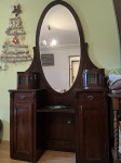 KOMODA S OGLEDALOM JAKO STARA I LIJEPO OČUVANA