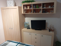 Veoma očuvan namjestaj za sobu!!