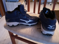 Prodajem Mizuno kopacke za baseball,broj 40.5(US 7.5),plave