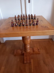 ŠAHOVSKI STOL SA ŠAHOM  S N I Ž E N O