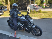 Ducati DIAVEL CARBON 1200 cm3