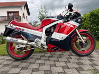Suzuki GSX 1100R 1052 cm3