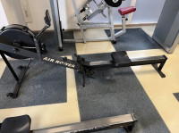 Veslački uređaj Air Rower