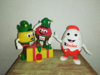 2 simpatične kasice - igračke :M&M i Kinder.