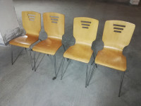 4 dizajnerske stolice u odličnom stanju - lot