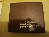 Album sa stotinjak značaka