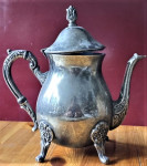 čajnik sa lavljim šapama