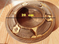 Drvena postolja za pepeljare (ručno rezbareno)