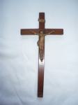 Raspelo - Isus na križu, kombinacija drvo-metal