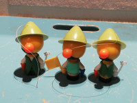 Lot od 3 figure, Slovenac tipa Kompasovog Janeza