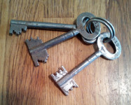 Lot starih ključeva za sef