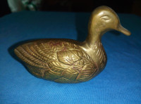 Mala stara figura patke od mesinga iz Indije