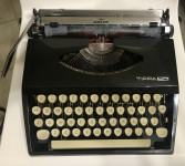 CURSIVE BLACK ADLER TIPPA S